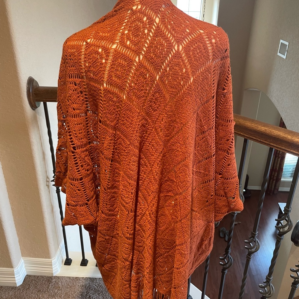 Crocheted Ruana, One size fits all - Picture 4 of 6
